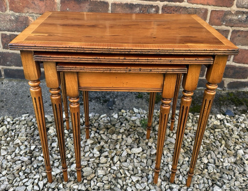 Yew wood nest coffee - of, tables